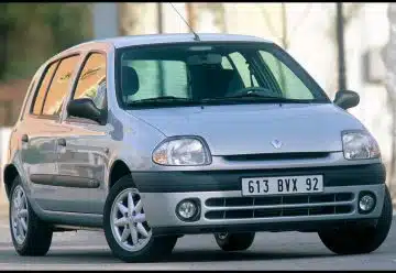 boîtier d’origine anti-démarrage d’une voiture Renault Clio 2 