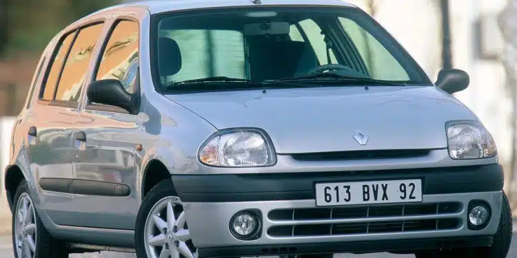 boîtier d’origine anti-démarrage d’une voiture Renault Clio 2 