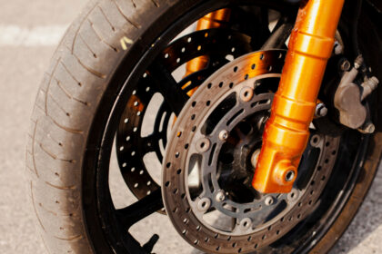 Plaquettes de frein moto : comment choisir la bonne gamme EBC selon son usage ?